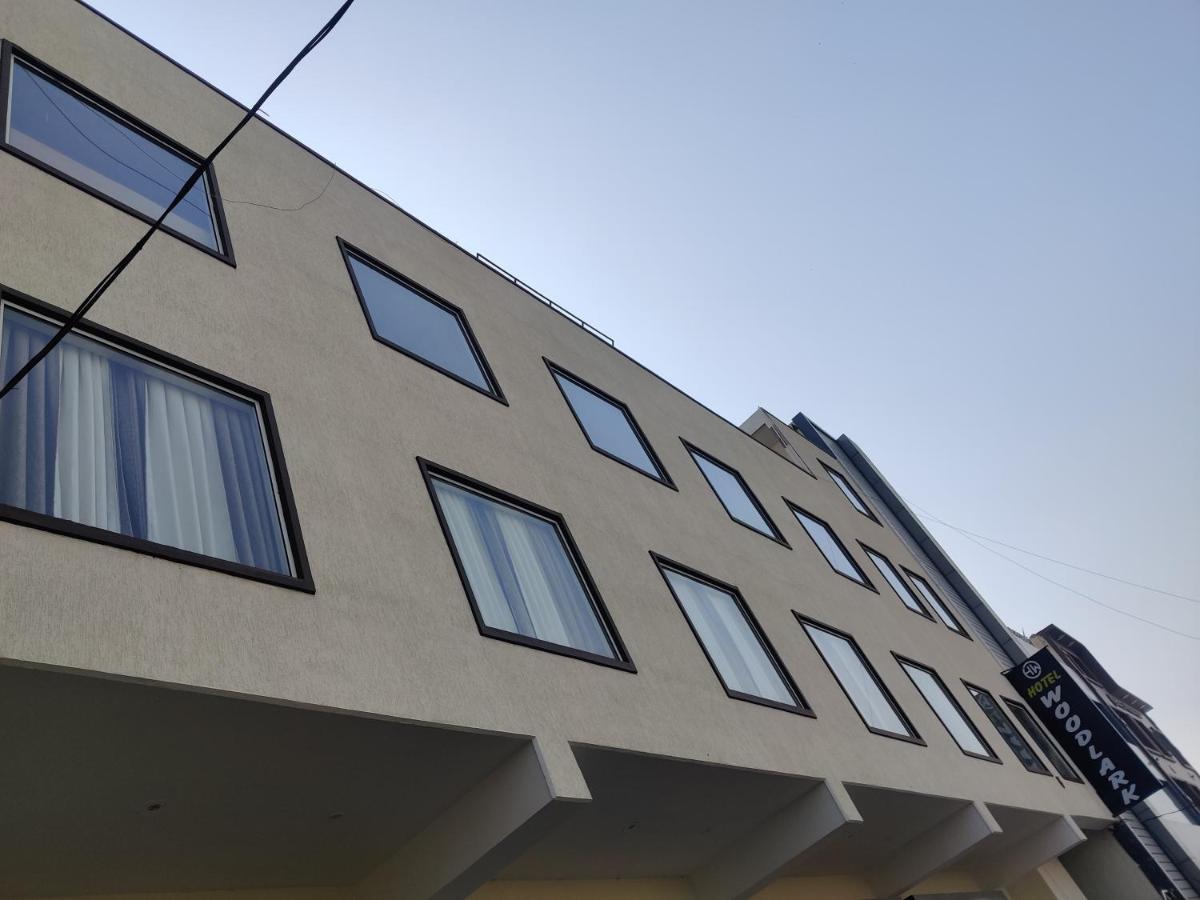 Hotel Woodlark Zirakpur - A Peaceful Stay エクステリア 写真