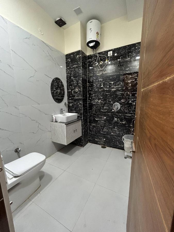 Hotel Woodlark Zirakpur - A Peaceful Stay エクステリア 写真