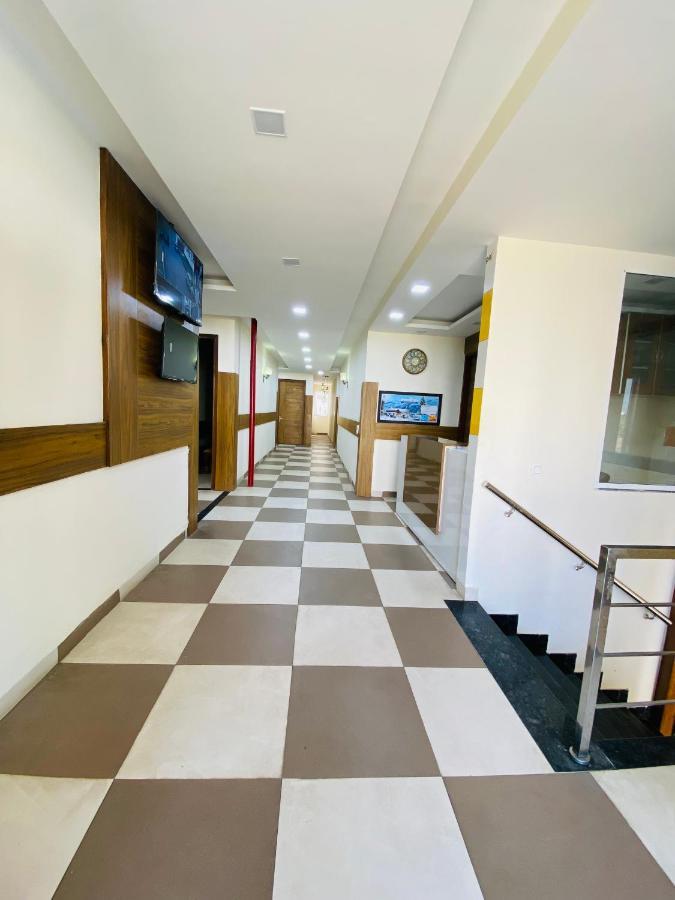 Hotel Woodlark Zirakpur - A Peaceful Stay エクステリア 写真